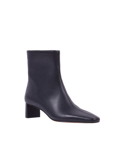 THE WANDERERING BOOTIE