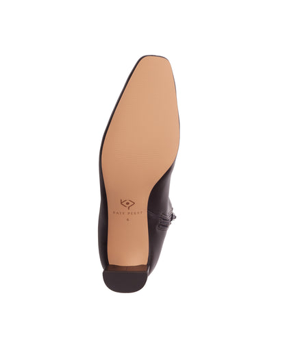THE WANDERERING BOOTIE