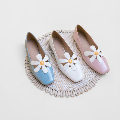 THE EVIE DAISY FLAT