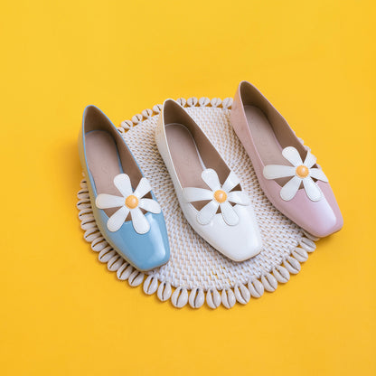 THE EVIE DAISY FLAT