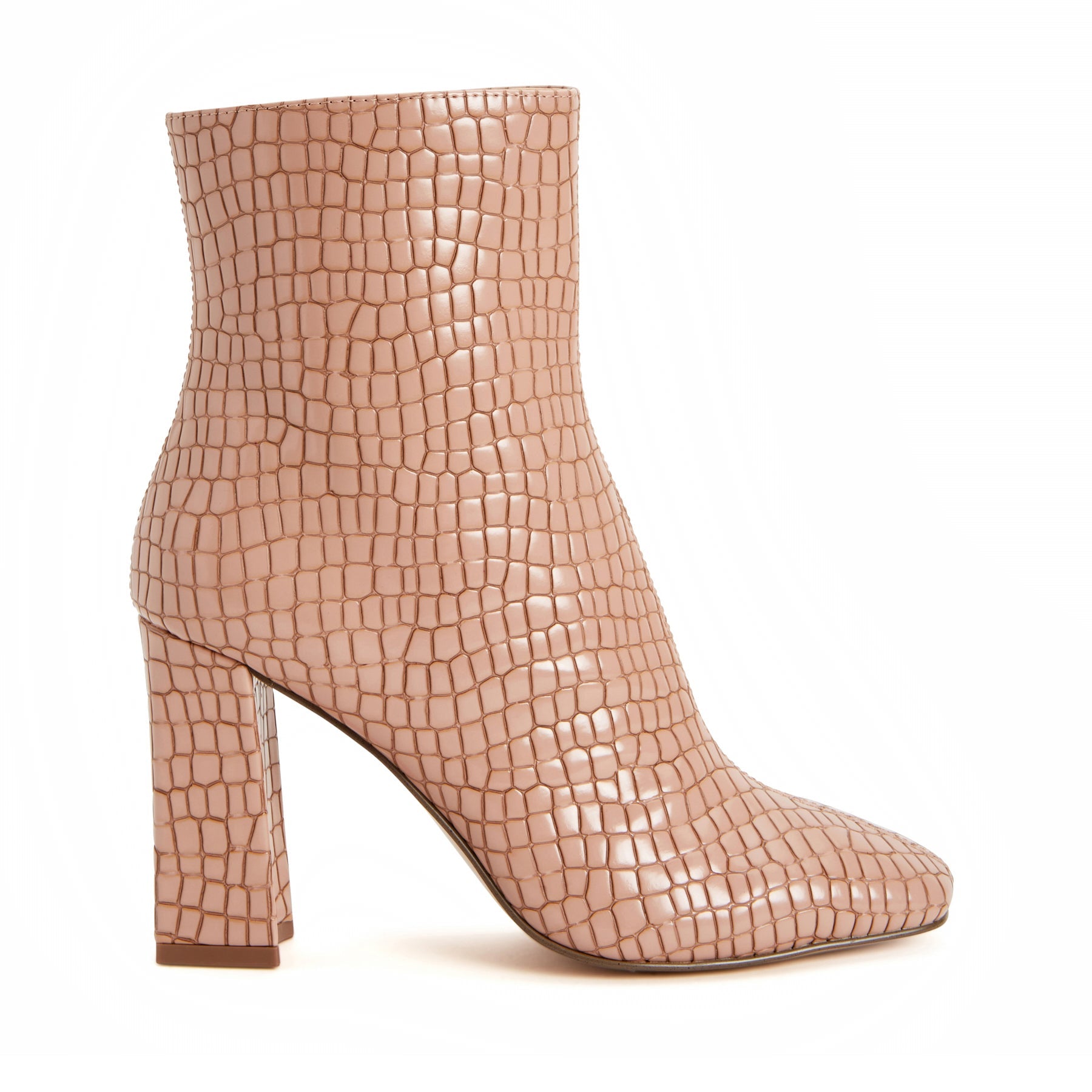 THE LUVLIE BOOTIE